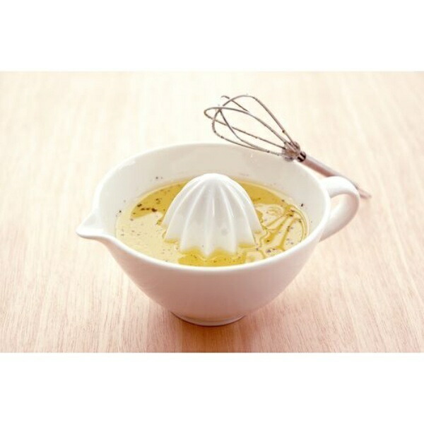 Nankai Trading 63-Roksan- Roksan Teacup Lemon Juicer 0222-214 White