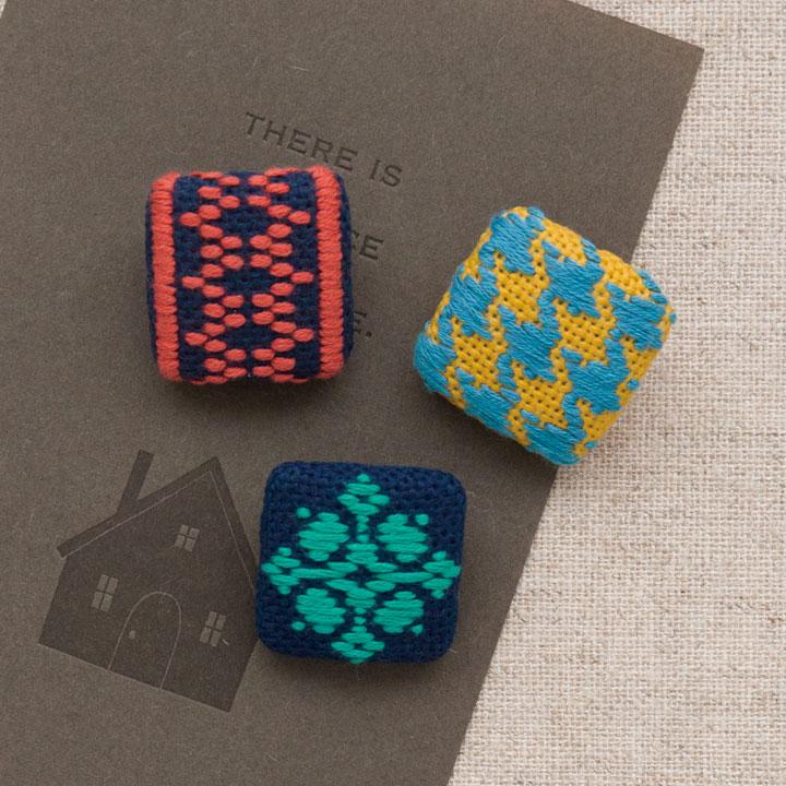 Olympus Thread Kogin Kit Walnut Button Square Modern 3cm x 3cm OLY-G70