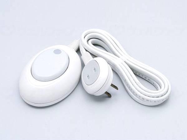 ELPA Foot Switch for Caregiving, Outlet Extension Cord, 2m, 125V, 15A, with Door, WFS-200B(W)