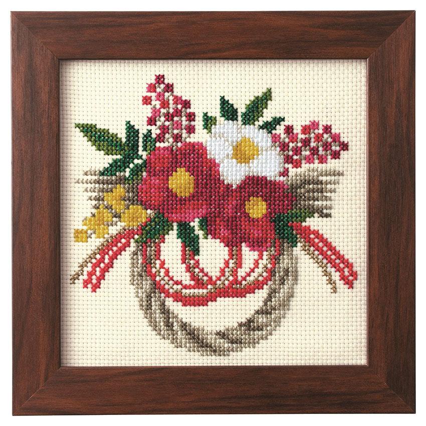 COSMO Embroidery Kit Seasonal Flower Arrangements: Camellia New Year's Decoration No.522201