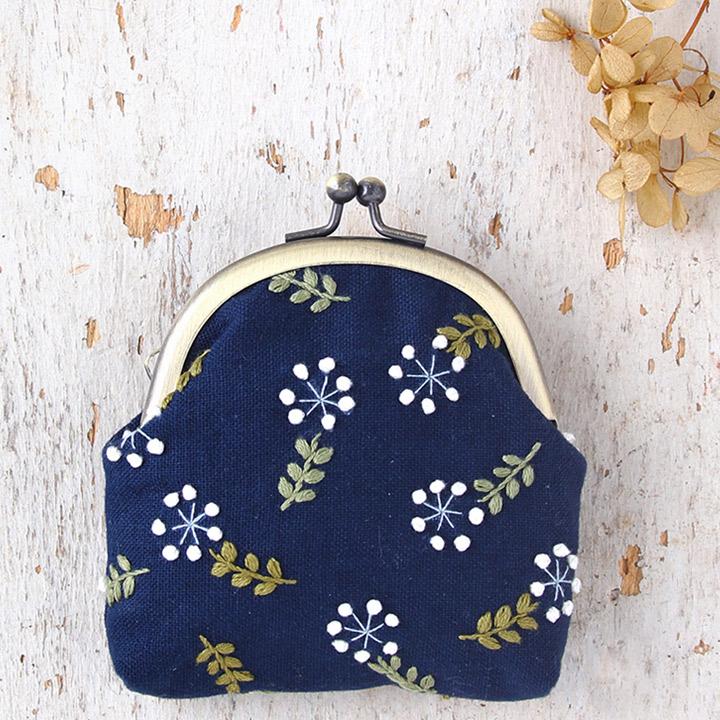 LECIEN Embroidery Kit Botanical Embroidery Series White Flower Coin Purse 845 Navy (4)
