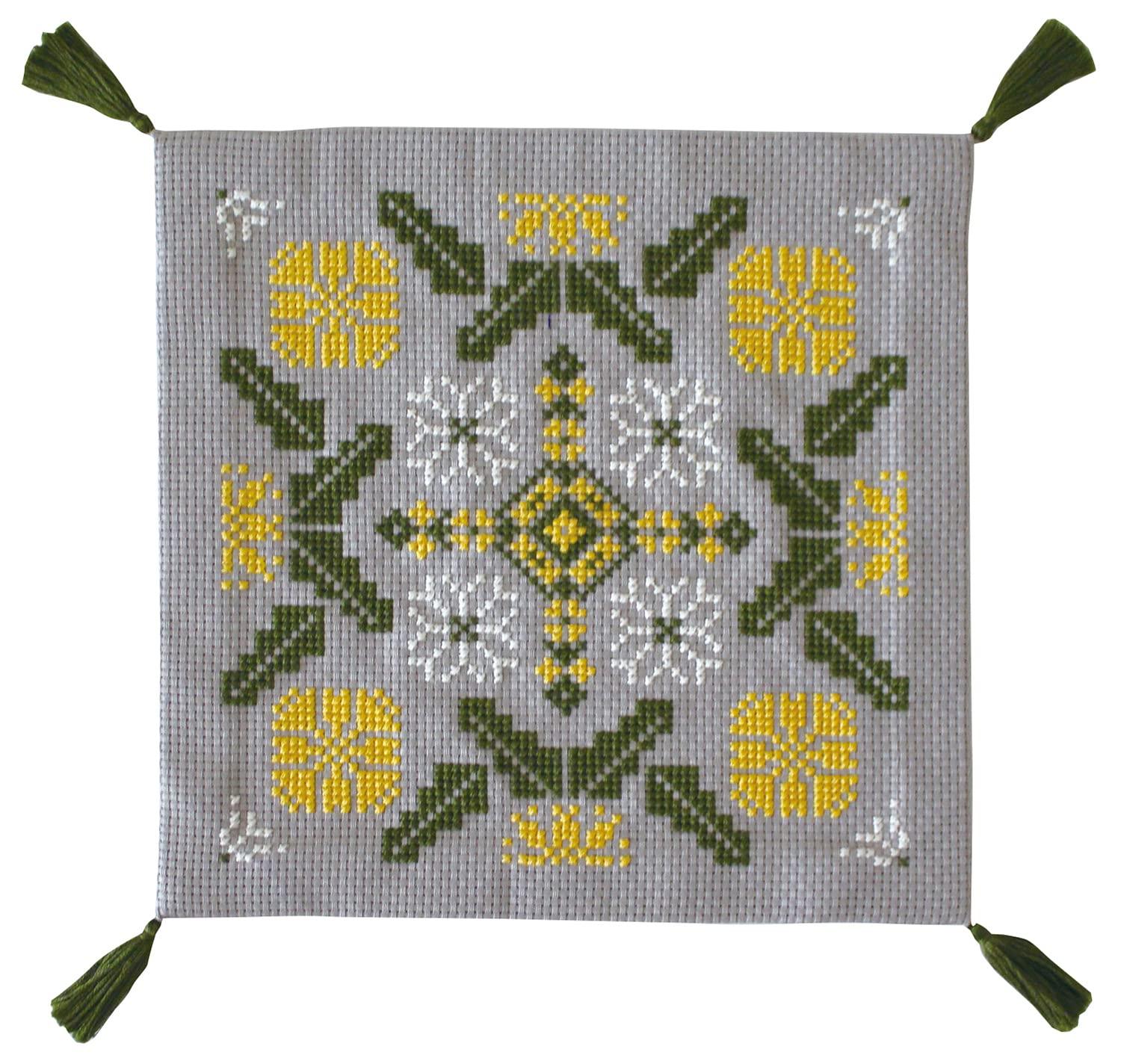 Olympus Embroidery Kit Cross Stitch “Folklore Patterns” Tanpopo Cross 9100 ※You can make a placemat with tassels.