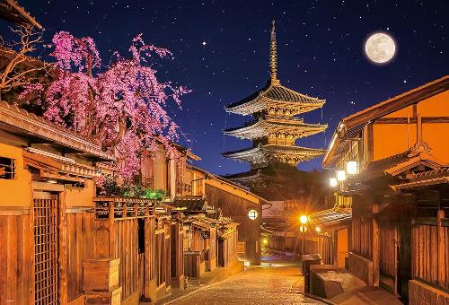 Beverly 1000-Piece Jigsaw Puzzle: Yasaka Tower Under the Moonlight (49×72 cm) 1000-056