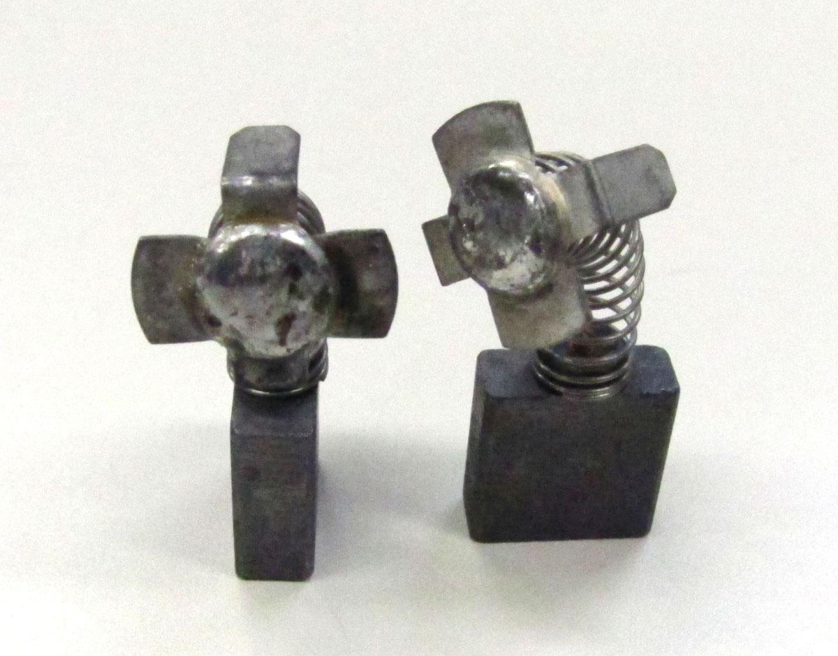 ESCO Replacement Stop Carbon Brushes [999074/Hitachi] (2 pieces) EA813HH-18