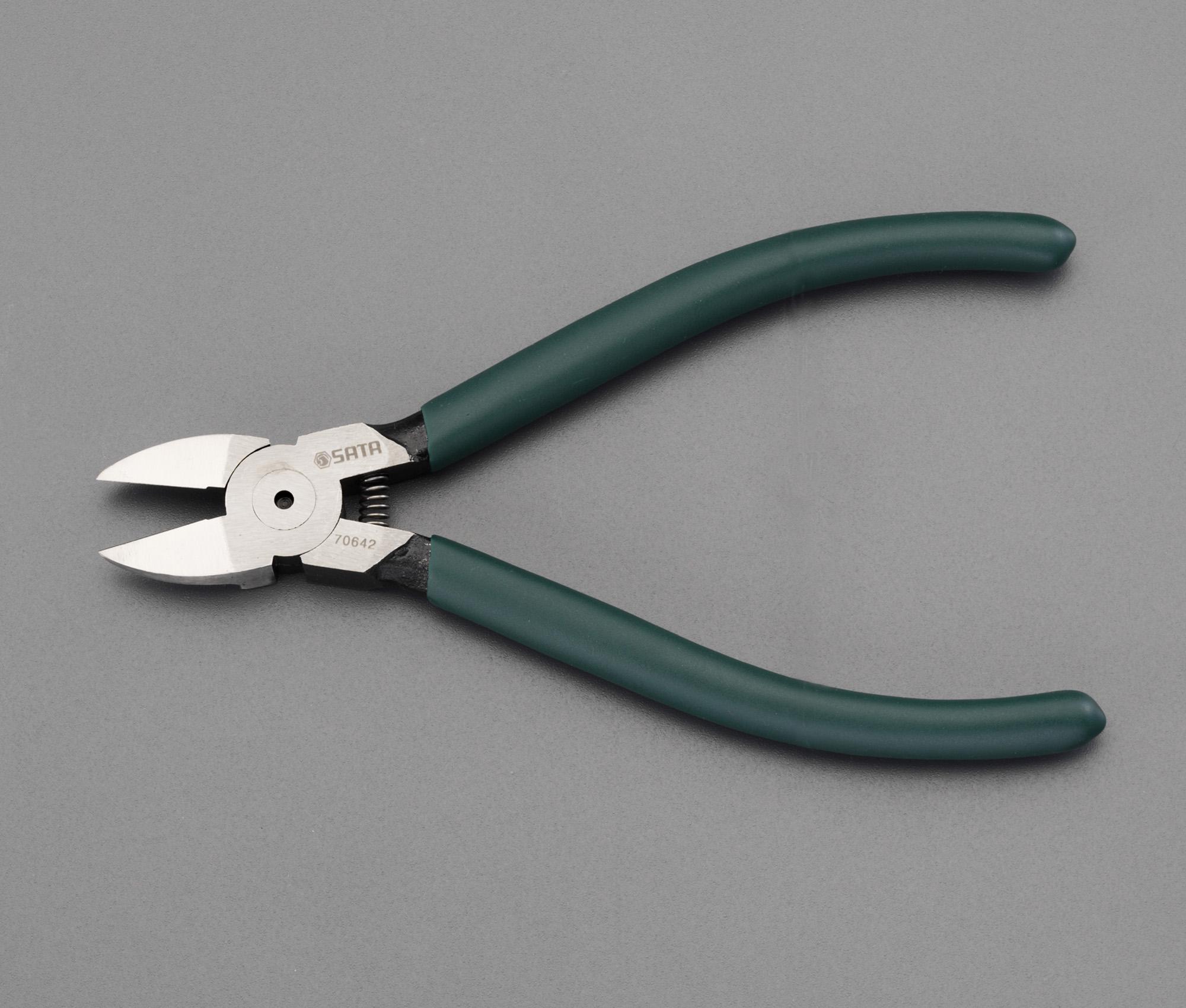 ESCO 150mm Nippers for Plastic EA682BF-150
