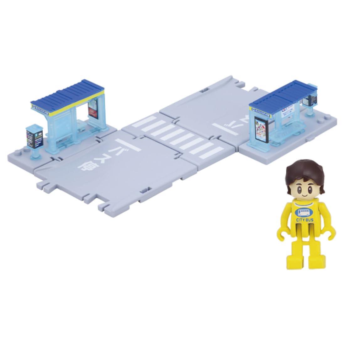 Takara Tomy Tomica Tomica Town Bus Stop (with Passenger) Mini Car Toy For Ages 3 and Up