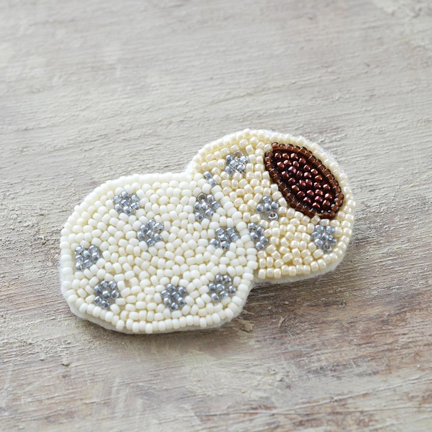 MIYUKI Bead Embroidery Kit: Make a Hungry Brooch 〈Bean Daifuku〉 HCA20-11