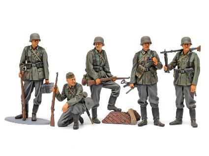 Tamiya 1/35 Military Miniature Series No.371 German Infantry Set, Mid-War Period Plastic Model Kit 35371