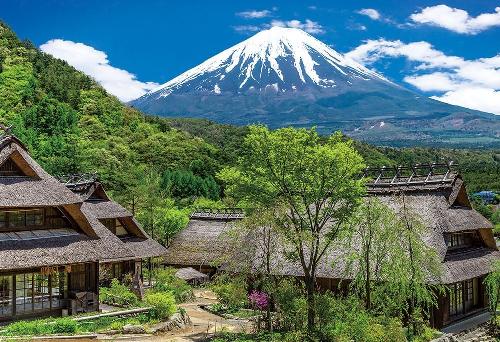 Beverly 300-Piece Jigsaw Puzzle: The Majestic Fuji and the Village of Healing (26×38 cm) 300-094