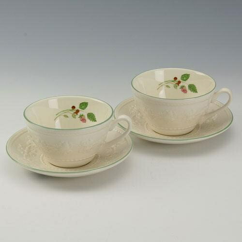 Wedgwood Festivity Raspberry Pair Teacup & Saucer Ceramic Wedding Gift Present 1053997