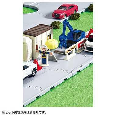 TAKARA TOMY Tomica Tomica Town Road Construction Site (Includes Tomica & Scenery Parts) Mini Car Toy For Ages 3 and Up