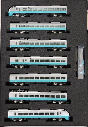 Green Max N Gauge 50556 E653 Series Fresh Hitachi - Black Undercarriage - Green 7-Car Set (Non-Powered)
