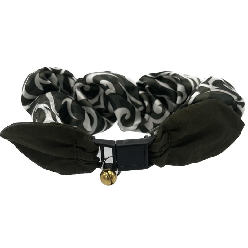 Cat-Attracting Soft Stretchable Collar with Fluffy Texture - Arabesque Pattern, Green