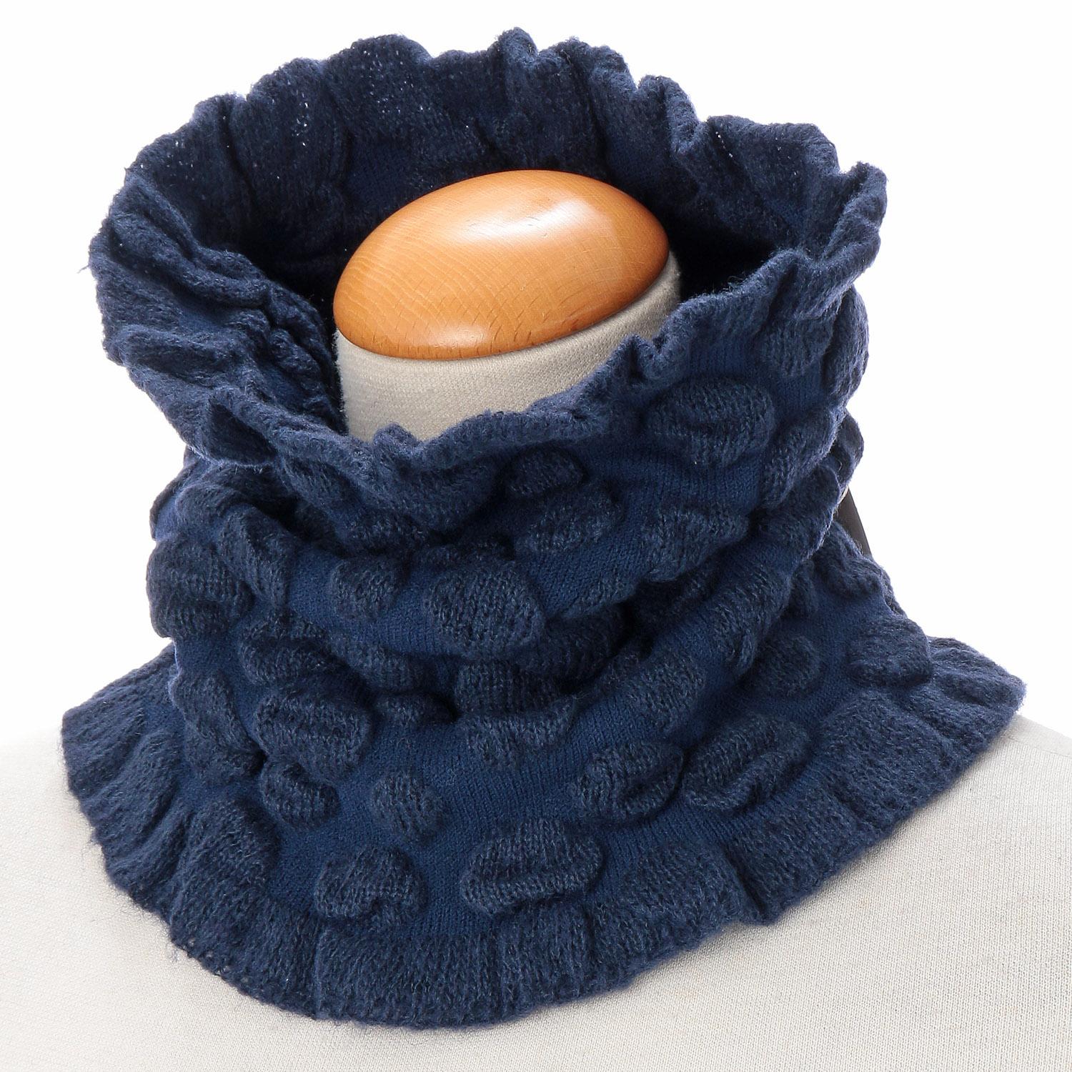Japanese-made Polka Dot Neck Warmer