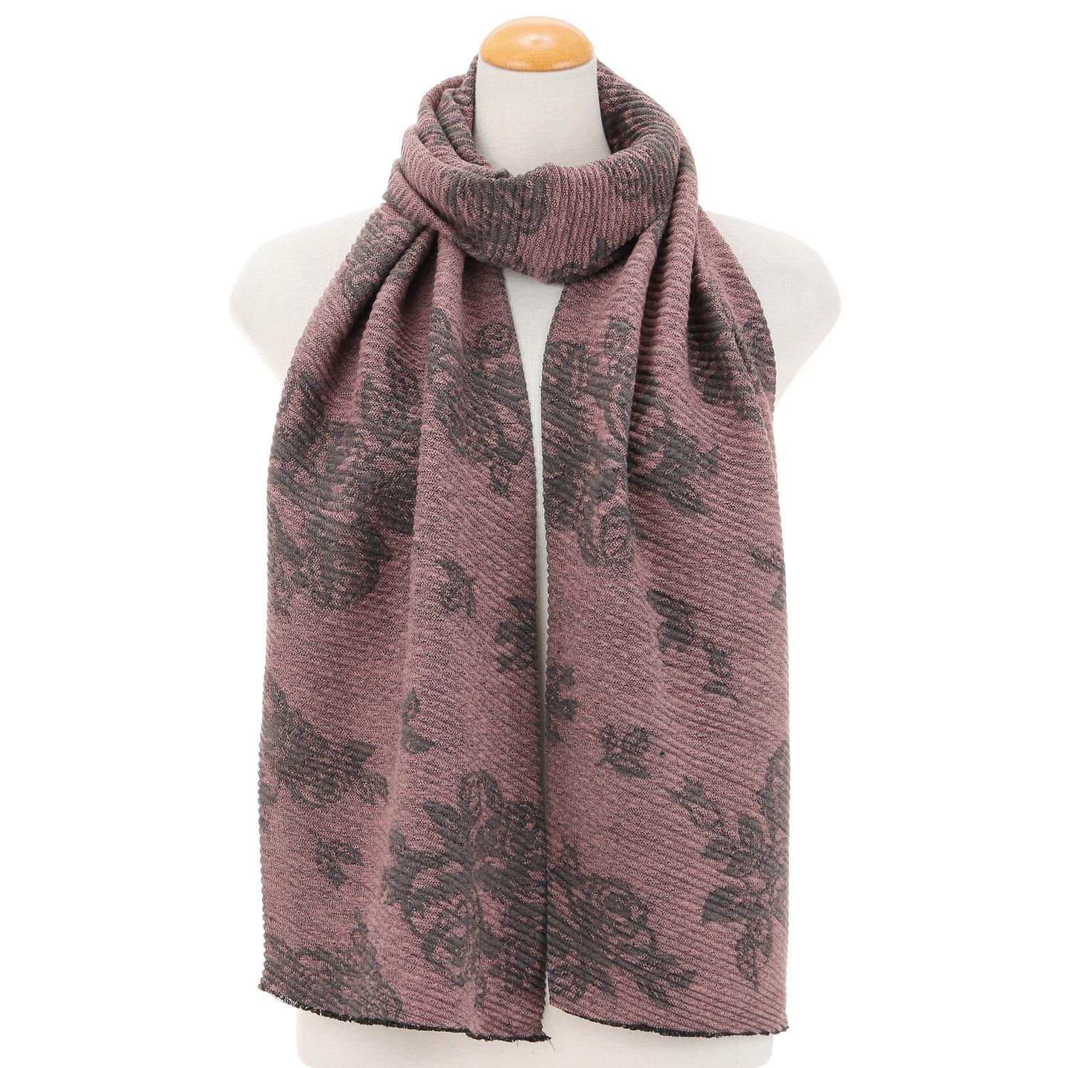 Narrow-Pleated Stole with Rose Pattern