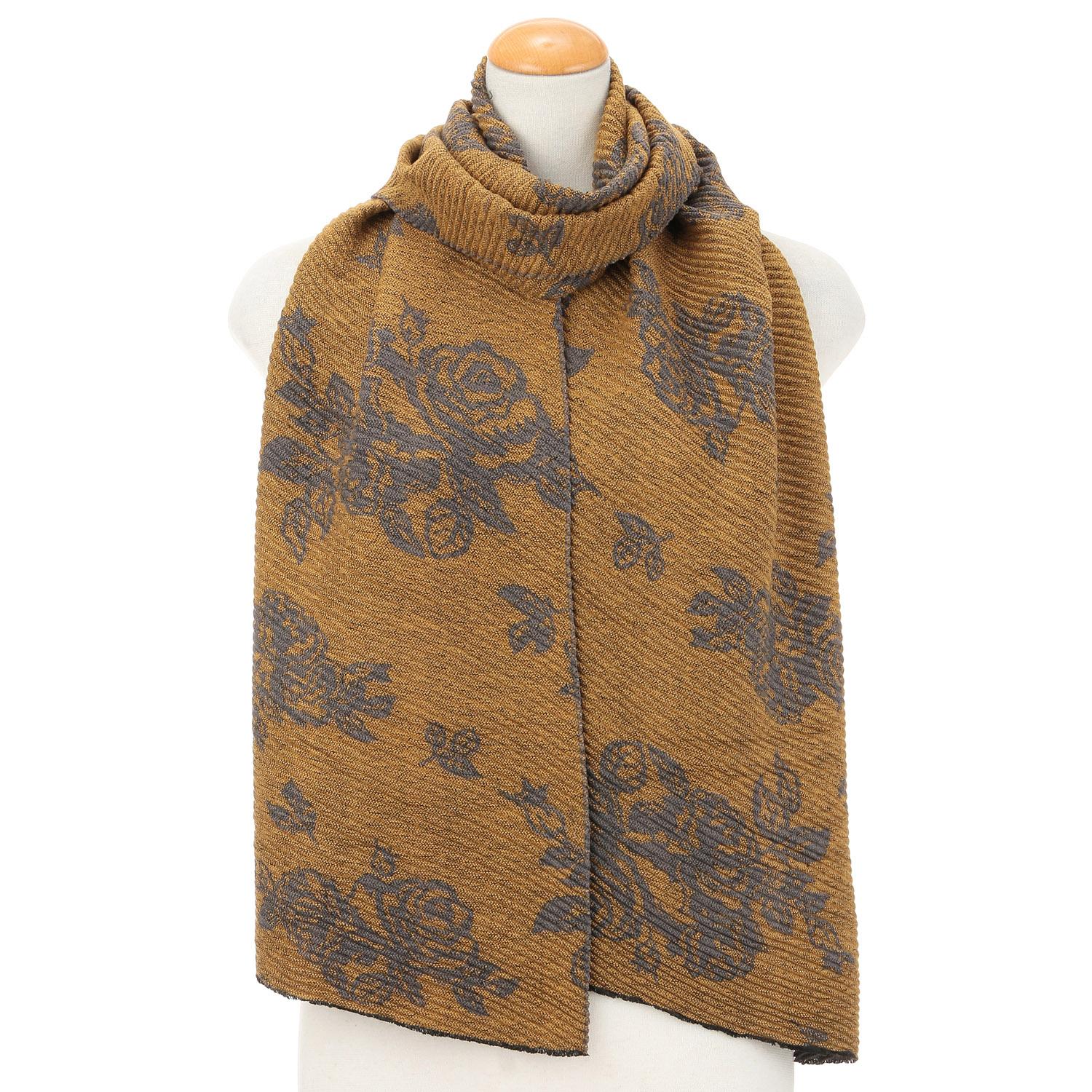 Narrow-Pleated Stole with Rose Pattern