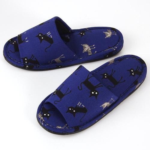 Black Cat Outer-Stitched Slippers