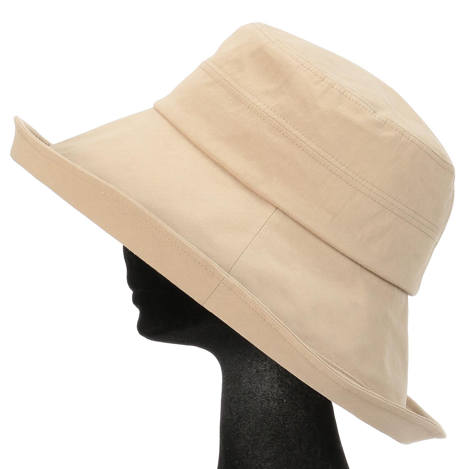 Wide-brimmed sailor hat