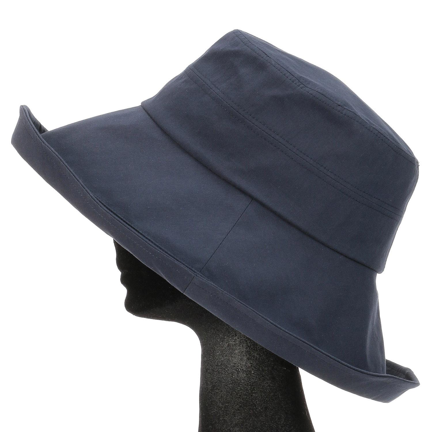 Wide-brimmed sailor hat