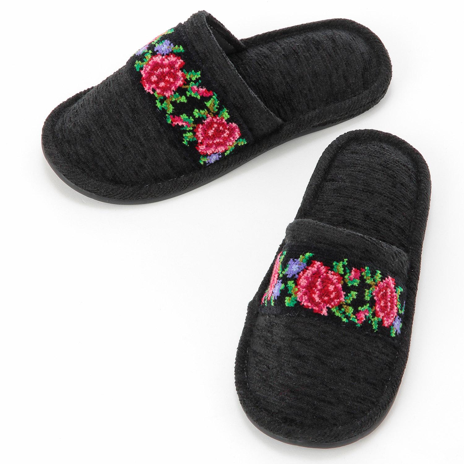 Schniere Tape Outer-Stitched Slippers