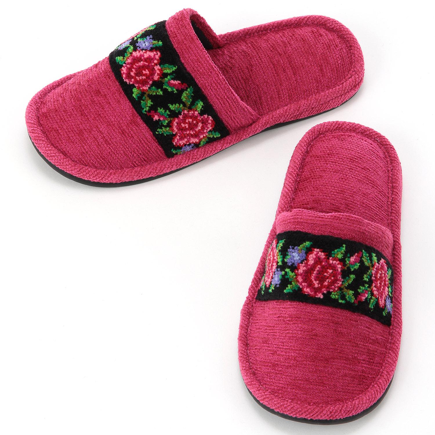 Schniere Tape Outer-Stitched Slippers
