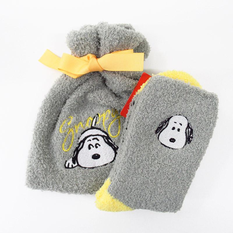 PEANUTS Fluffy Socks in Drawstring Pouch/Snoopy GY