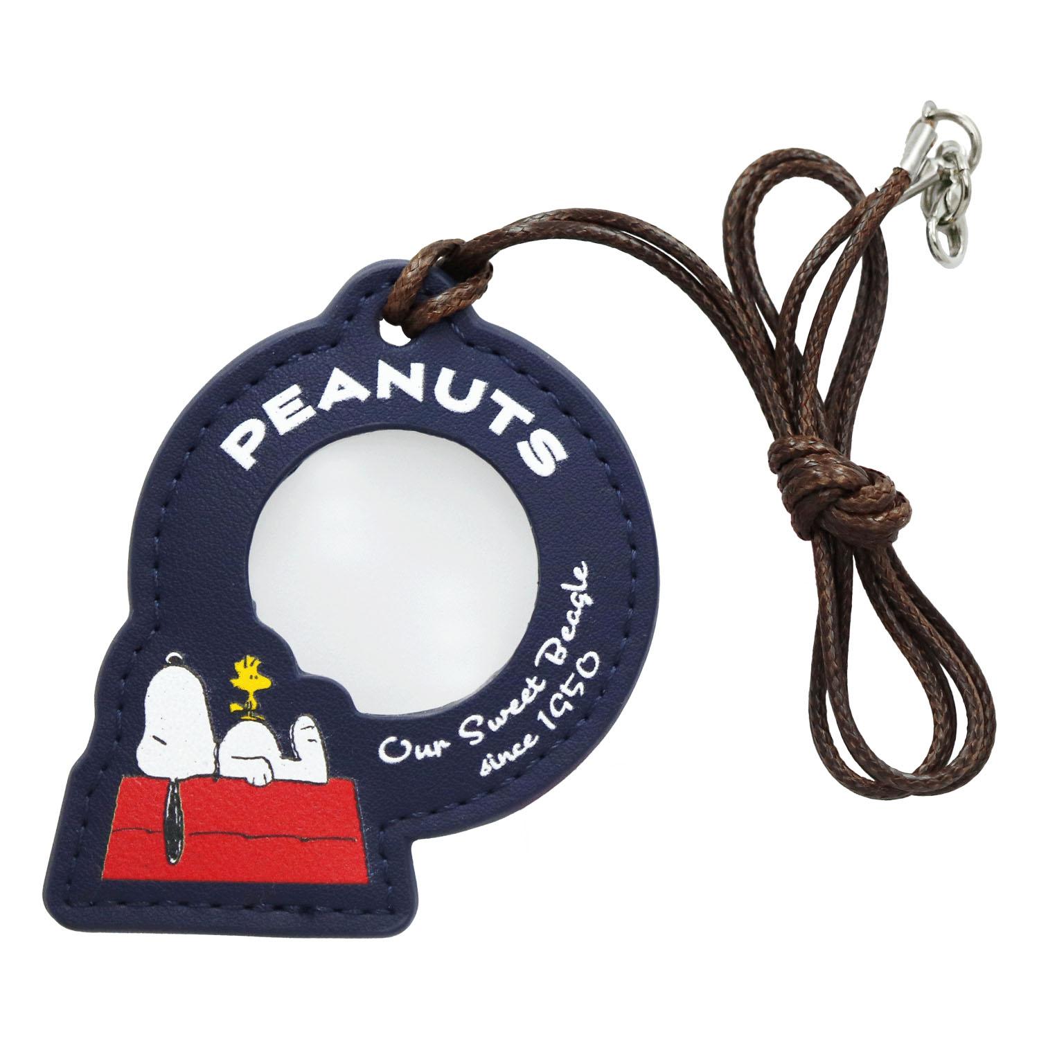 PEANUTS Die-Cut Leather Magnifying Glass