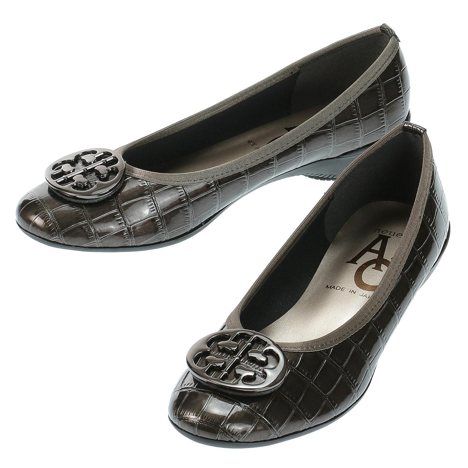 Crocodile-embossed Pumps with AC Buckle 1487