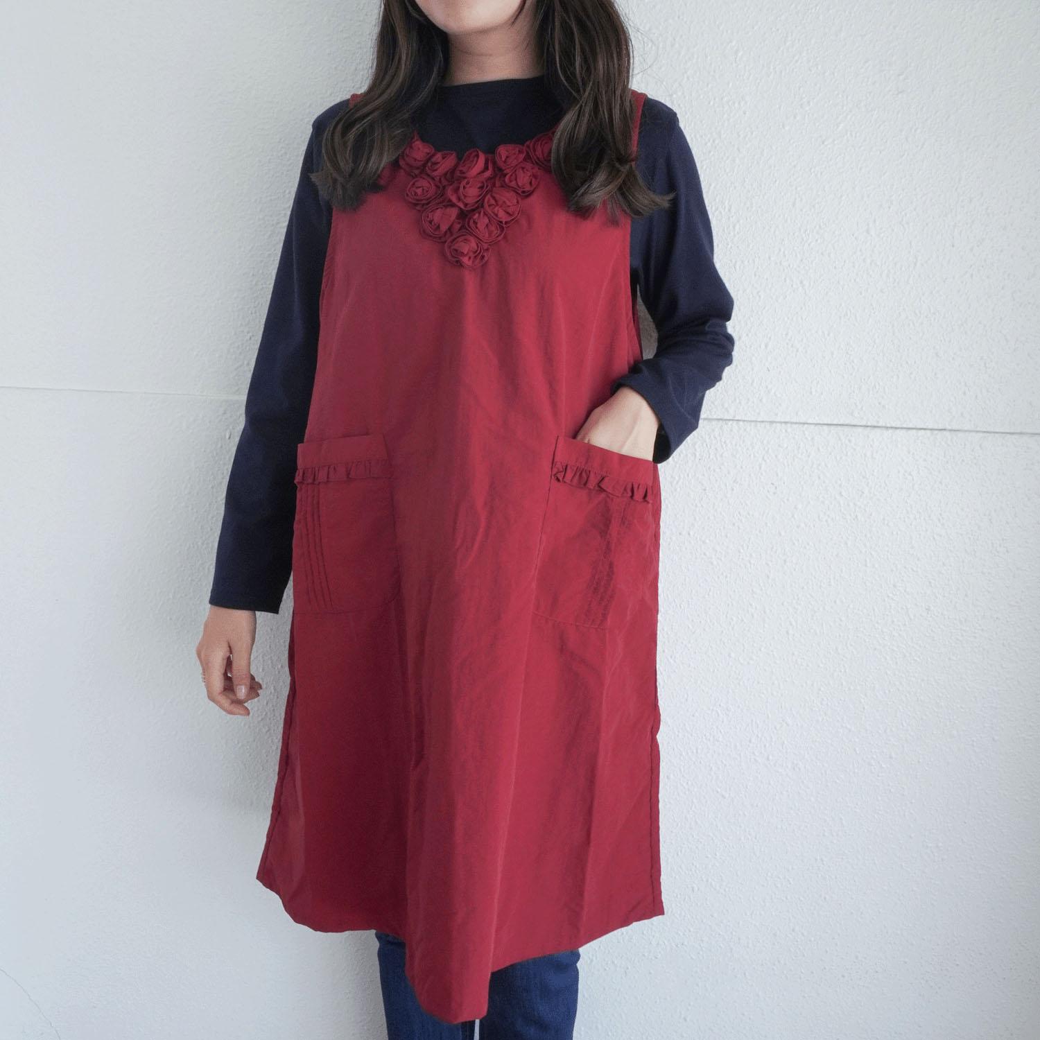 Nylon Rose Motif Back Elastic Apron