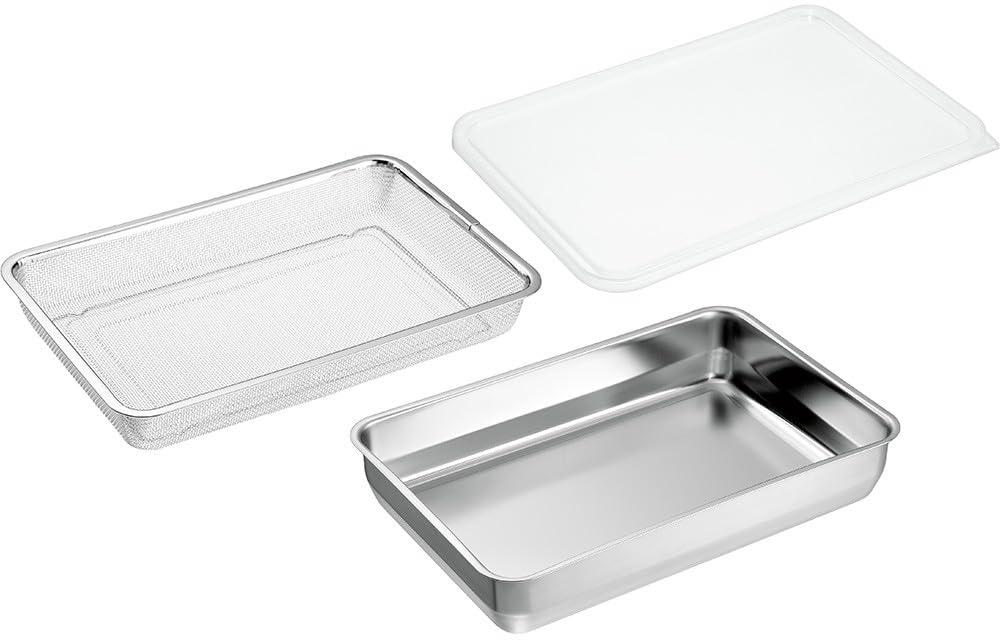 Yokoyama Tsubame Juku Craftsmanship Stainless Steel Tray 1/1 Size with Strainer & Lid YB-750 A convenient stainless steel tray for storage and food prep.