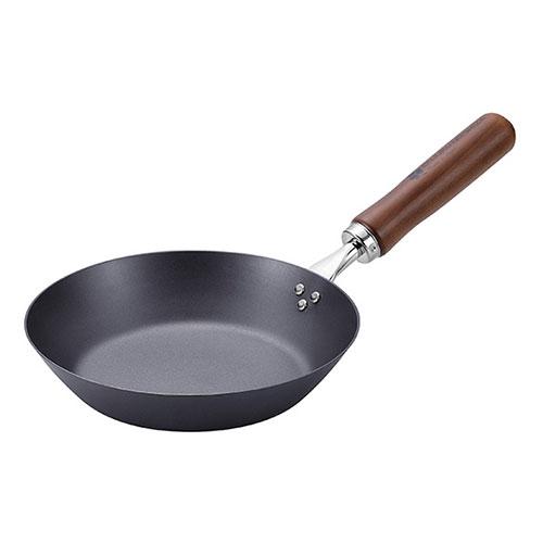 Yokoyama Tsubame Juku Craftsmanship Nitrided Coating Frying Pan 20cm IH200V Induction Cooker Compatible Nitrided coating resists rust despite being iron CTT-701