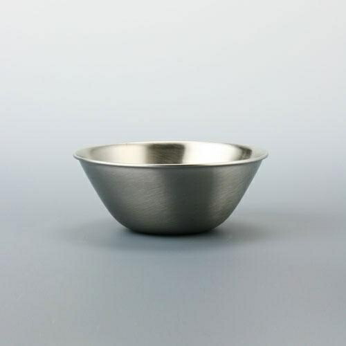 Sori Yanagi Stainless Steel Bowl Designed based on feedback from culinary experts and homemakers Tsubame Sanjo Stainless Steel Bowl, 16cm Designed to minimize dripping when pouring liquids from the bowl Dishwasher safe 18-8 stainless steel
