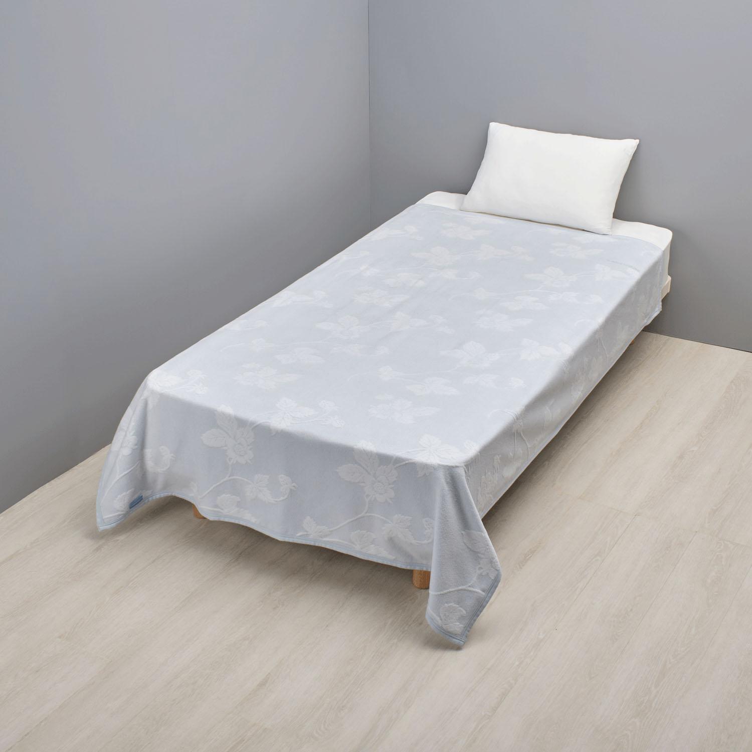 Wedgwood Wild Strawberry Cotton Blanket