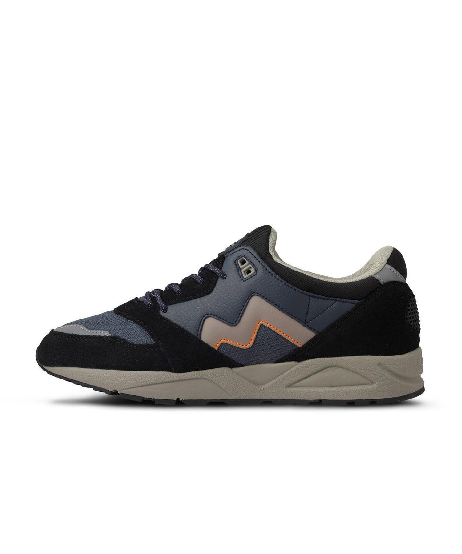 Karhu-Sneaker-Aria95-KH803116\nDescription\\n\\nThe Aria95 was a truly ahead-of-its-time model, featuring innovative technologies like a carbon fiber shank and an integrated tongue upper construction to deliver a smooth, comfortable fit. \\nThis iconic 90s model has become a staple sneaker in the KarhuLegend collection due to its ease of wear and comfort.\\n- Lycra Monosock construction - Punching-processed suede toe box - Suede/Mesh - Round laces - Embroidery on toe. Brand Name: KARHU\nCountry 