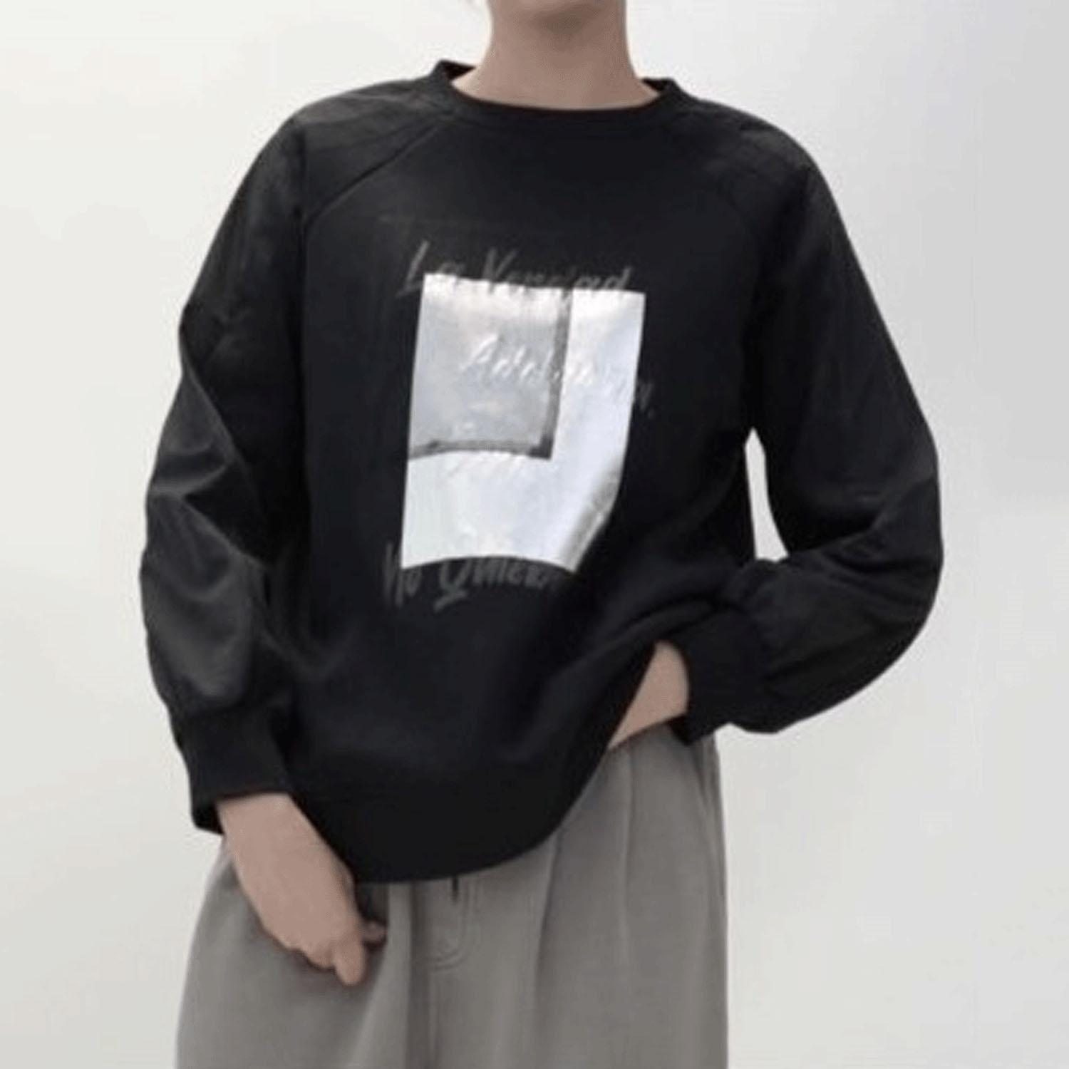 33℃ College Foil Design Brushed Back Crew Neck Pullover Sweater - Black - M