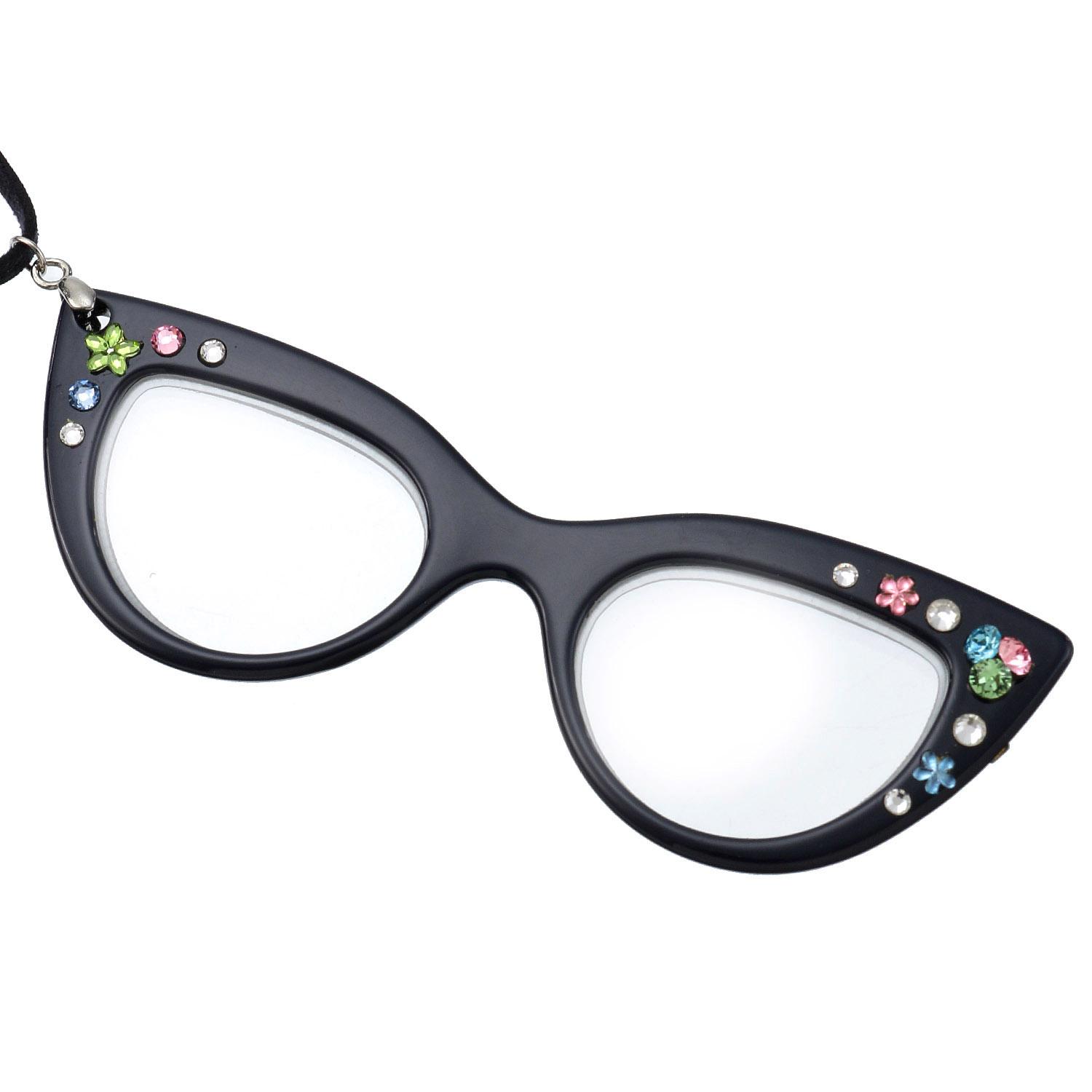 Salon de Pro - Fragrance-Free Hair Color - Men's Speedy - Natural Brown - Quasi-Drug Product Introduction ● Fragrance-free hair color for men's gray hair. ●Speedy and even coloring in just 5 minutes.\\n\\n\\nIngredients\\n\\nAgent 1 [Active Ingredients]: Toluene-2,5-diamine, Para-aminophenol, Meta-aminophenol, Resorcinol [Other Ingredients]: Sodium Sulfite, Apricot Juice, Ethanol, Tetrasodium EDTA Tetrahydrate, Stearyl Trimethylammonium Chloride, Seaweed Extract (1), (Hydrolyzed Silk/PG-Propyl M