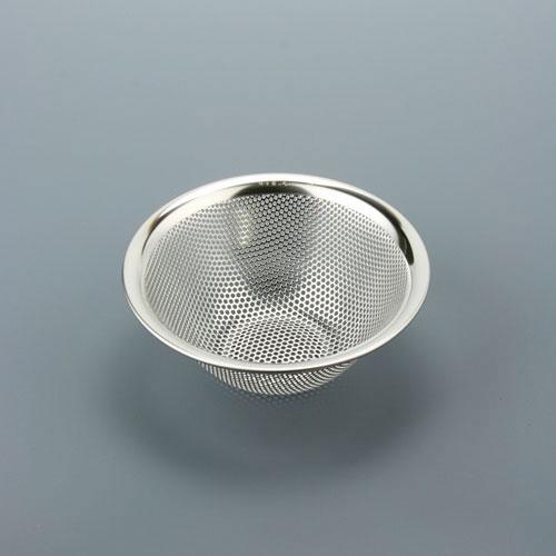 Sori Yanagi Punching Strainer Tsubame Sanjo Stainless Steel Colander 16cm Made from a single sheet of stainless steel with punched holes for excellent drainage and resistance to clogging Dishwasher safe 18-8 stainless steel