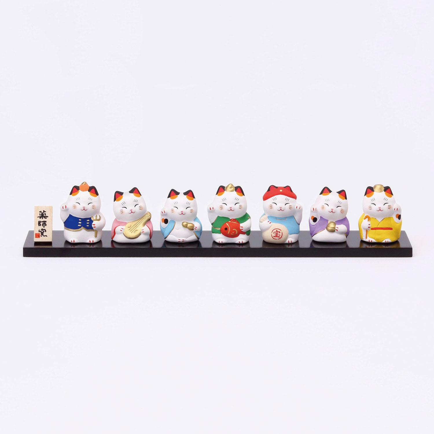 Yakushi Kiln Seven Lucky Gods Maneki-neko Ornament