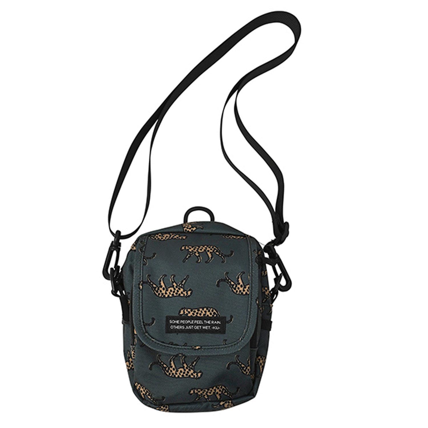 [Kiou] 600D Flap Pocket Shoulder Bag Waterproof, Water-Repellent, Pockets, Key Carabiner, Gusset Outdoor, Casual, Stylish, Cute, Unisex, Men's, Women's, Unisex, Leopard Print K437-175