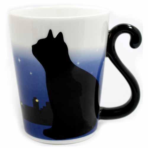 Artha Twin Mug Black Cat Color-Changing/Dawn Side View 300ml Pour hot water to transform the cat from black to white Porcelain Stylish mug with tail-shaped handle Handles form a heart shape when joined AR0604114
